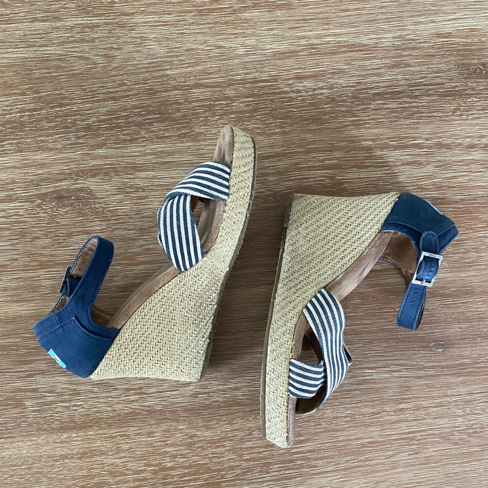 Toms Women’s Wedge Espadrille Strappy Sandals University Navy Size 8 - Picture 11 of 14